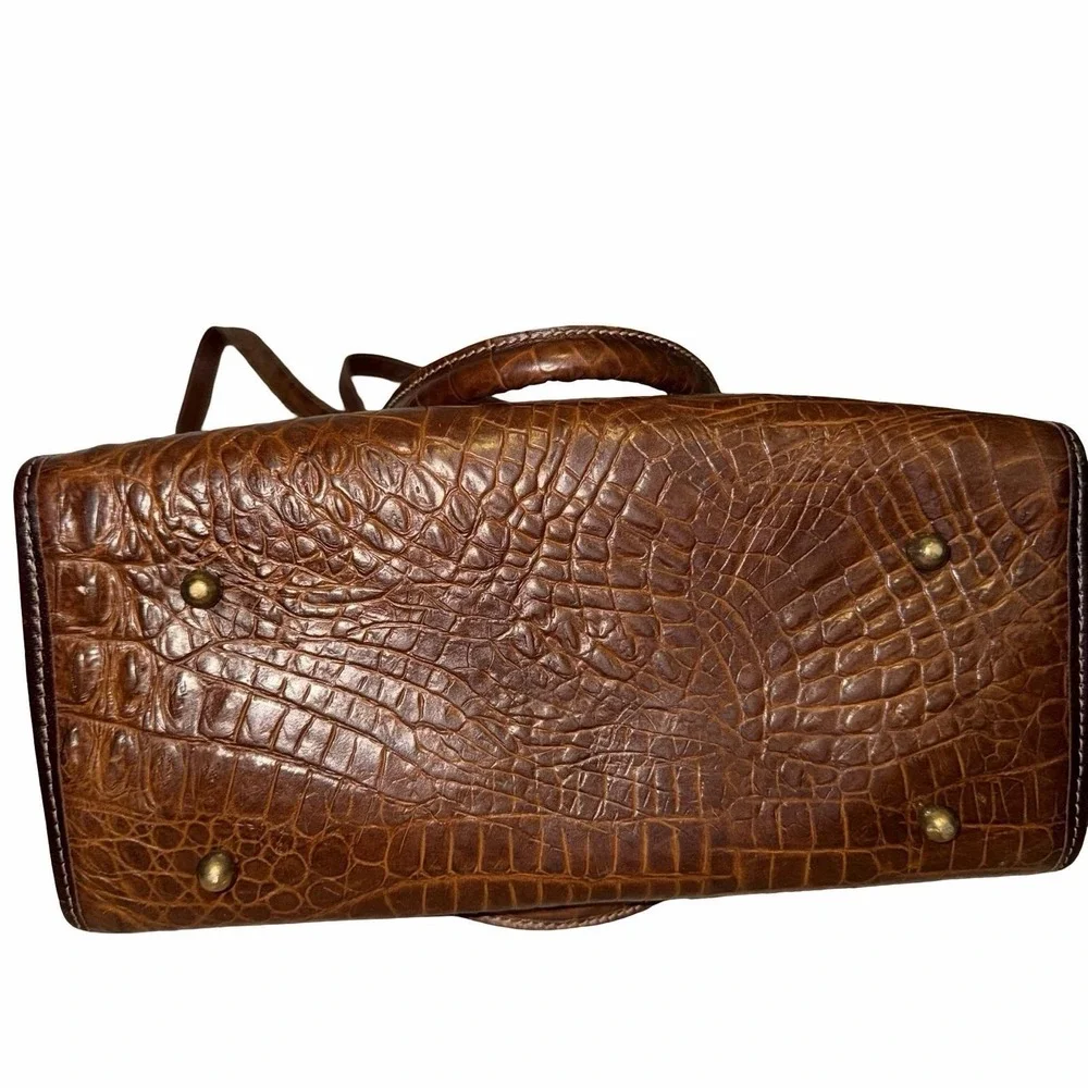 vintage‎ Brahmin Ivory satchel  With brown crocodile-embossed leather trim.